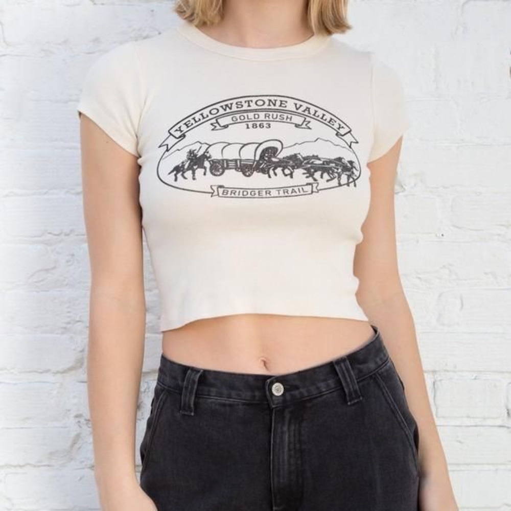 Brandy Melville ASHLYN YELLOWSTONE VALLEY TOP